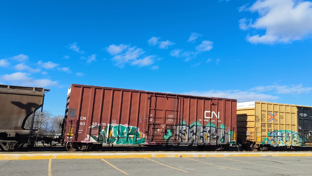 CN 405815